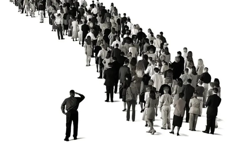 “Hiệu ứng đám đông” trong Casino – Nên theo hay nên tránh? 1 Đừng để đám đông dẫn dắt quyết định cá cược của bạn
